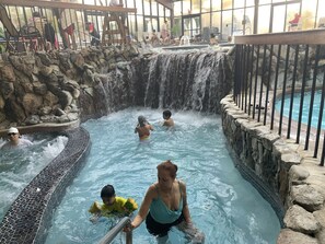Piscine couverte, piscine extérieure