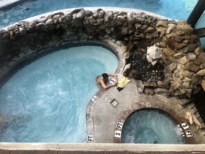 Piscine couverte, piscine extérieure