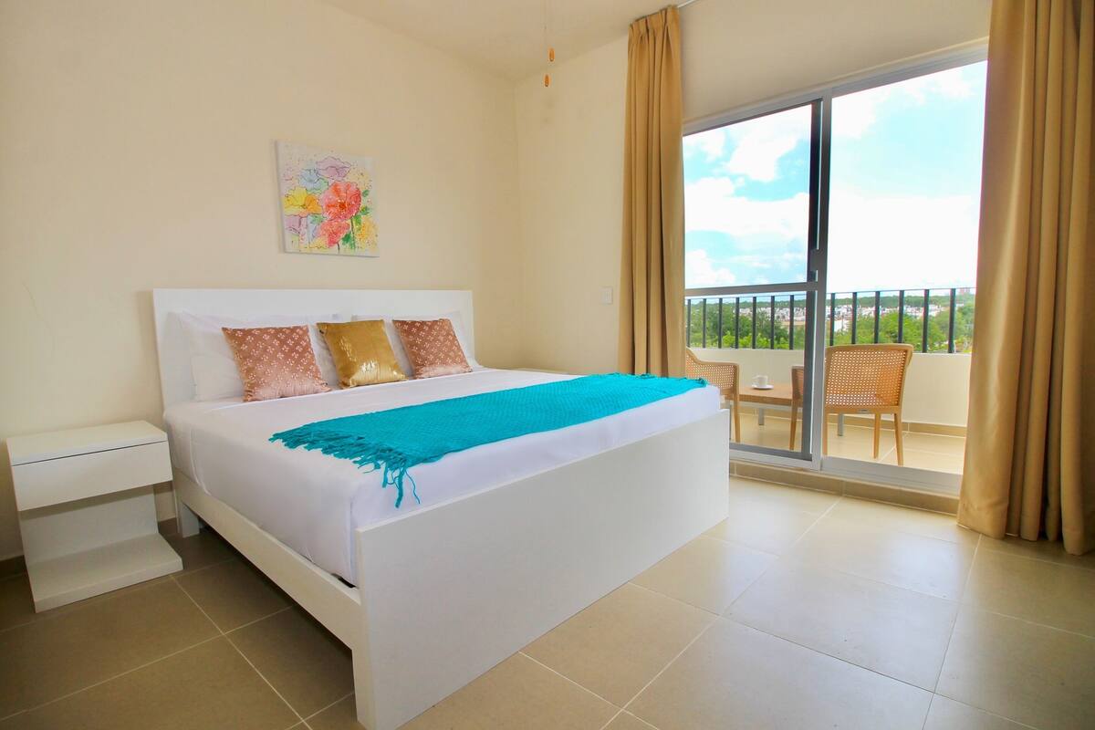 Design Apartment, 3 Bedrooms | 3 bedrooms, desk, iron/ironing board, free WiFi