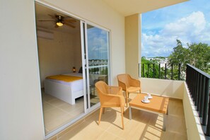 Luxury Apartment, 3 Bedrooms | Balcony - Selvanova by Select (Playa del Carmen)