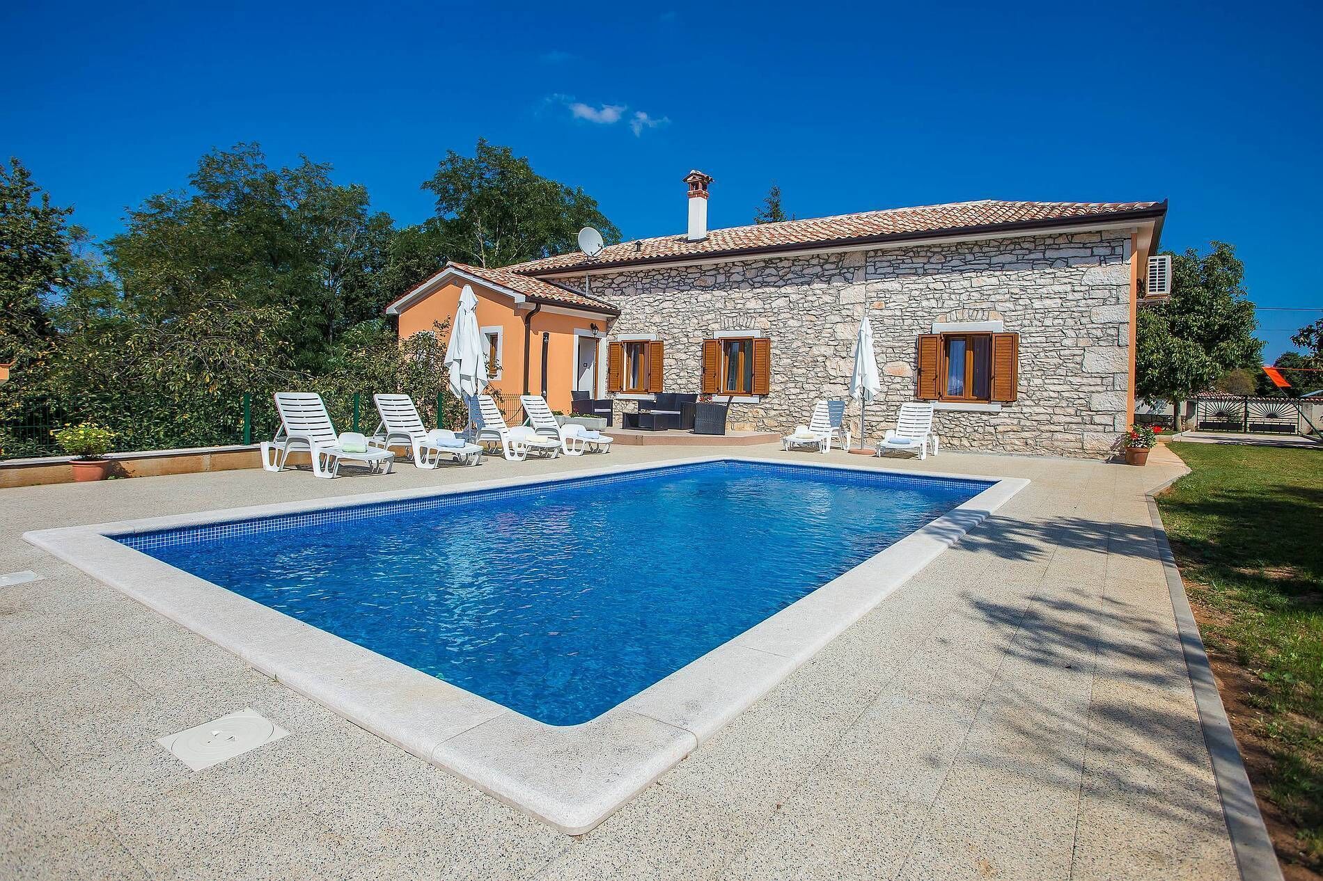 Seasonal outdoor pool