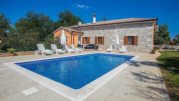 Seasonal outdoor pool