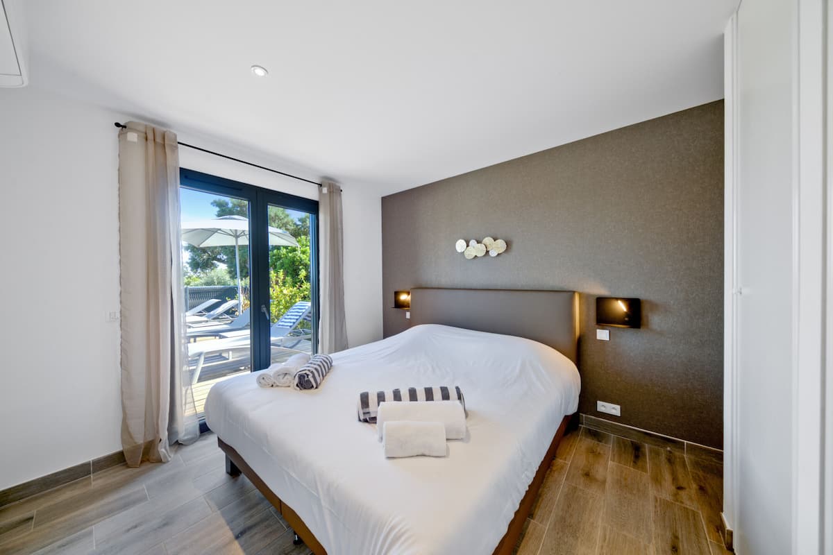 House - 8 people - 4 bedrooms - Air conditioned - 4m private swimming pool - Terrace | 2 bedrooms, soundproofing, free WiFi, bed sheets