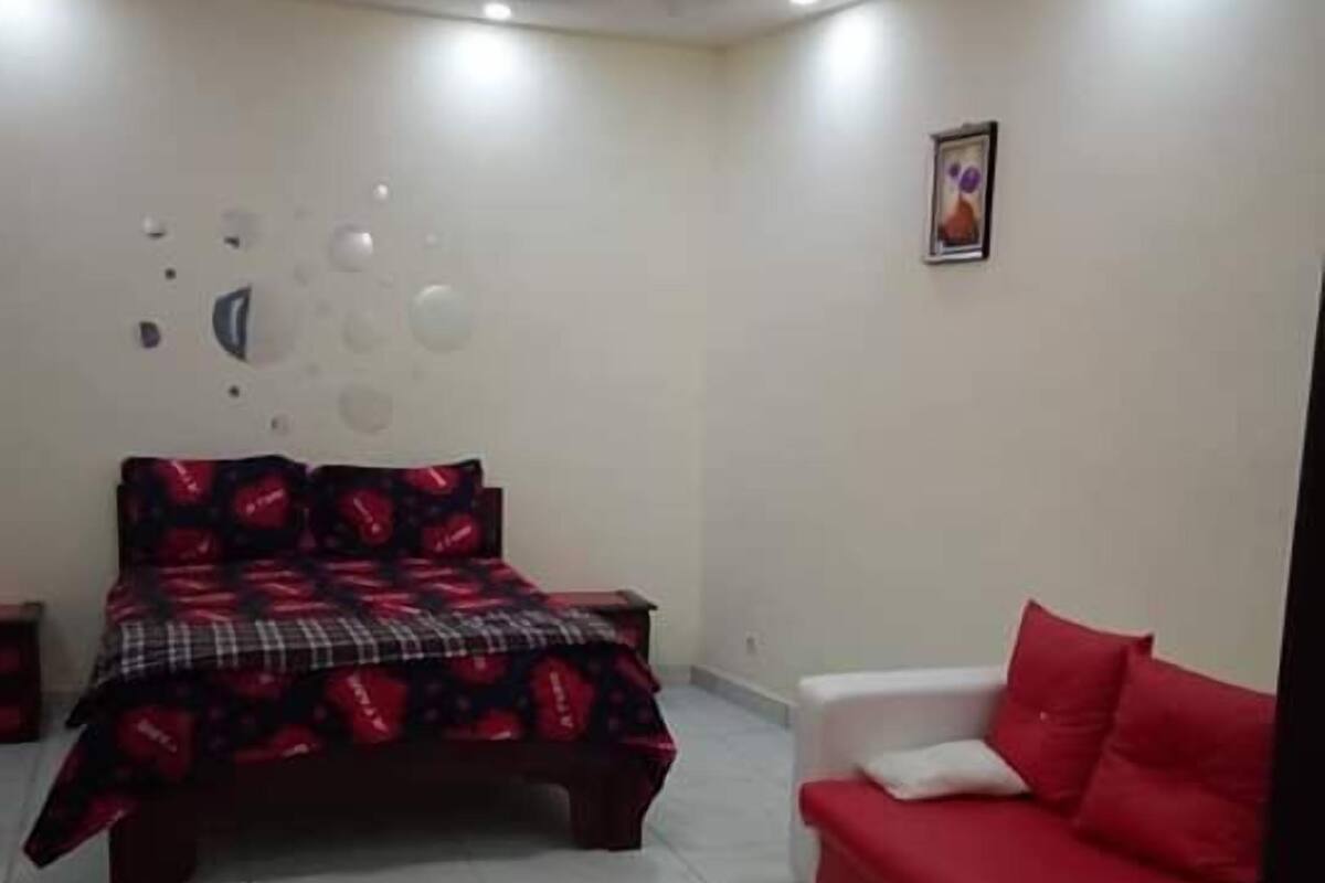 Appartement, 3 chambres | Lit de bébé (supplément), accès au Wi-Fi (inclus), literie fournie