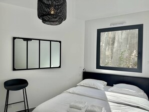 1 chambre, fer et planche à repasser, Wi-Fi, draps fournis