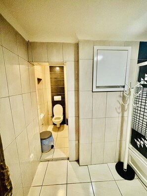 Family Apartment, 2 Bedrooms | Bathroom
