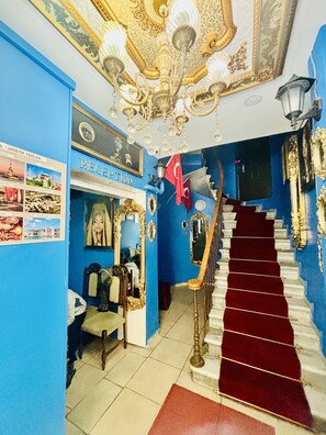 Reception - Beyaz Suites & Hotel (Istanbul)