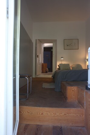 1 غرفة نوم وخزنة داخل الغرفة ومكواة/لوح كي وواي فاي مجانًا