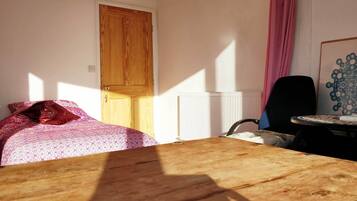 Superior Single Room, 1 Single Bed, Shared Bathroom, Garden View | Individually decorated, individually furnished, desk, laptop workspace