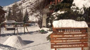 Children's play area - outdoor - Le Fontenil (Abriès-Ristolas)