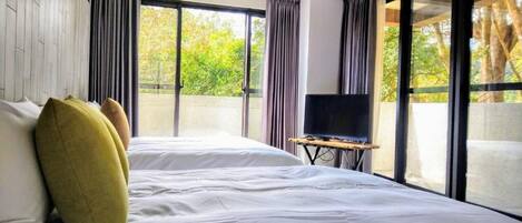 Quarto quádruplo, vista para o jardim | Roupas de cama de algodão egípcio, roupas de cama premium