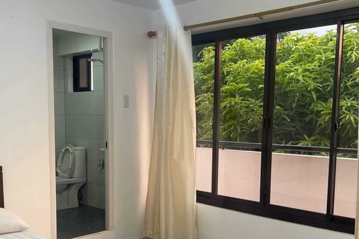 Double Room, Balcony, City View | Desk, laptop workspace, free WiFi, bed sheets