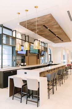 Bar (on property) at Hilton Garden Inn Winter Park