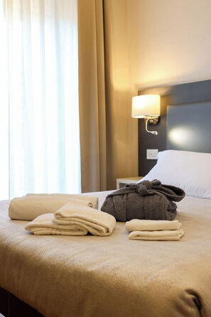 Premium bedding, down comforters, pillowtop beds, minibar - Hotel Victoria (Cuneo)