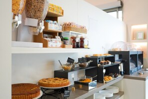 Daily buffet breakfast for a fee - Hotel Victoria (Cuneo)