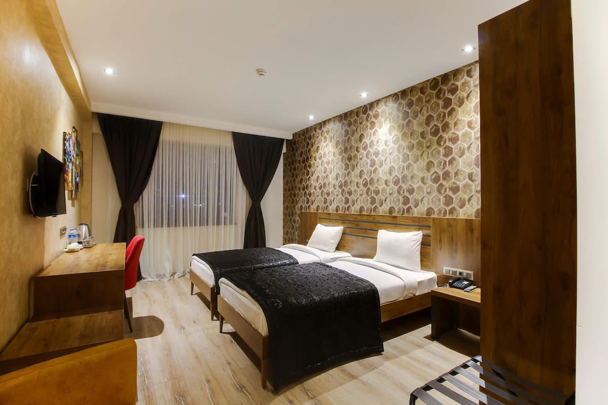 deluxe twin room | 1 bedroom, premium bedding, memory-foam beds, minibar