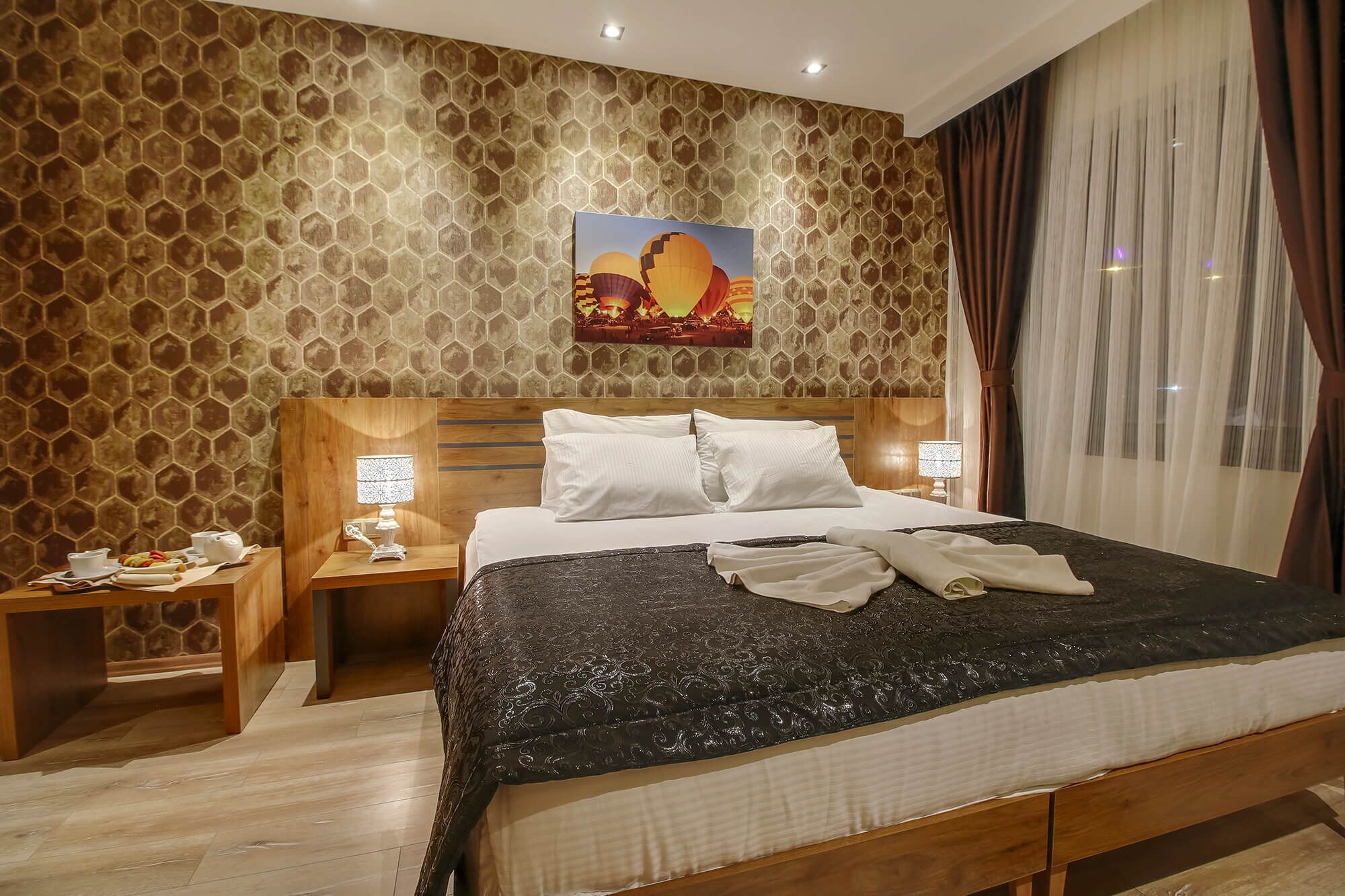 高級寢具、記憶床墊、迷你吧、客房內保險箱