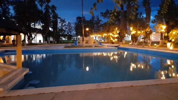 Outdoor pool - OYO Hotel Oasis, Matehuala (Matehuala)