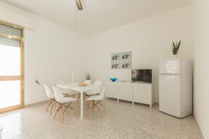 Ferienhaus, 3 Schlafzimmer | Essbereich im Zimmer