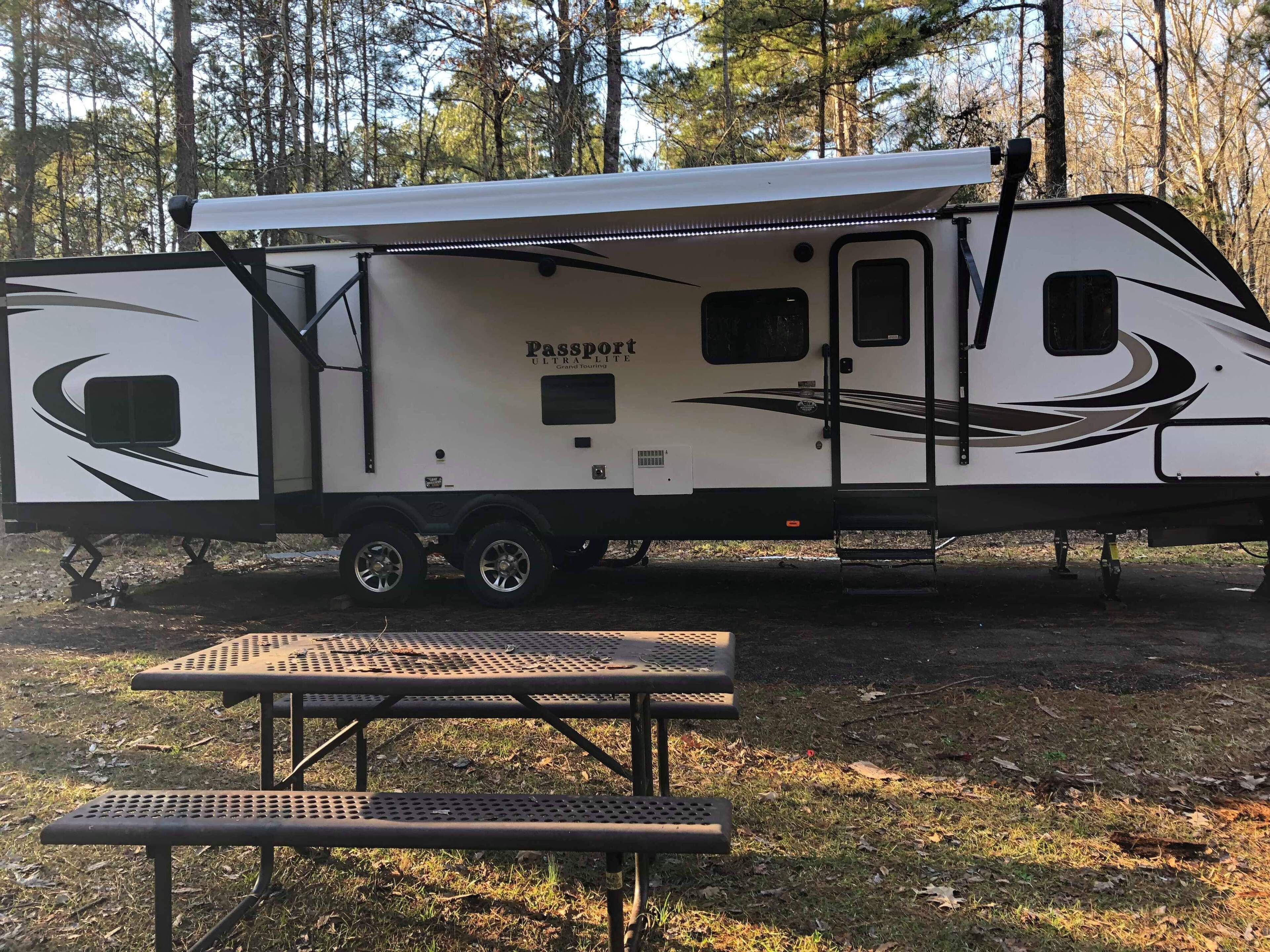 GRAND TOURING - MEGA LARGE 2 PRIVATE ROOMS - EXCELLENT COND - DELIVERY AVAILABLE