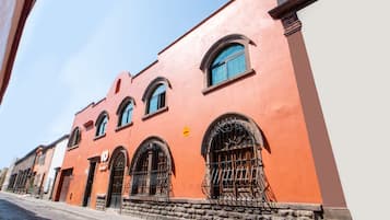 Fachada de la propiedad