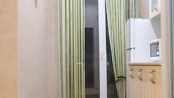 Kamar Double Mewah | Seprai premium, brankas, setrika/meja setrika, dan Wi-Fi gratis