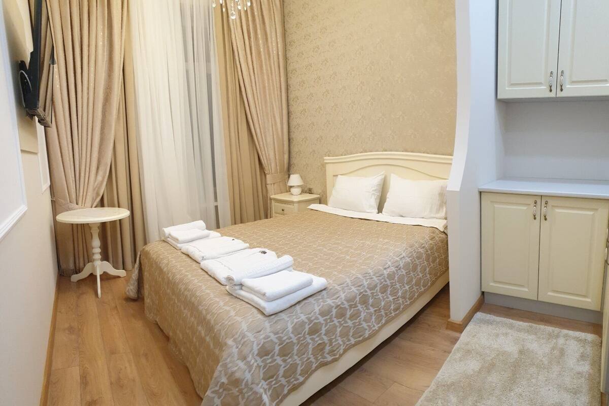 Doppia Standard | 1 camera, biancheria da letto di alta qualità, una cassaforte in camera
