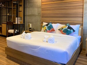 Cortinas blackout, wifi gratis y ropa de cama 