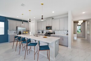 House, Multiple Beds (SR005V: 9 Bed, Frozen, Incredibles, P) | Private kitchen | Fridge, microwave, oven, dishwasher - Sr005v: 9 Bed, Frozen, Incredibles, Ping Pong (Kissimmee)