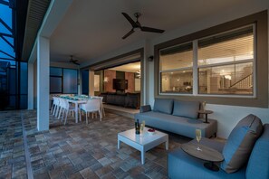 House, Multiple Beds (SR014V: 8 Bed, Dinosaurs Fun, DC Comi) | Balcony - Sr014v: 8 Bed, Dinosaurs Fun, DC Comics, Pool, Shuffle Board (Kissimmee)