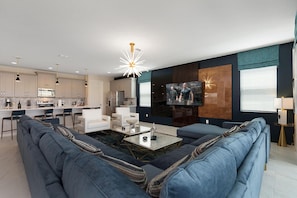 House, Multiple Beds (SR016V: 9 Bed, Social Media, Pandora,) | Living room - Sr016v: 9 Bed, Social Media, Pandora, Ping Pong (Kissimmee)