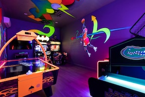 Maison, plusieurs lits (W001: 10 Bed, London-Themed, SpongeBo) | Salle de jeux