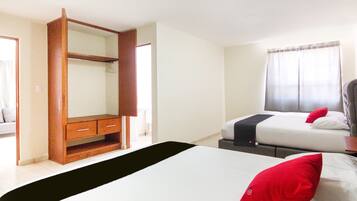 Perhehuone, 2 keskisuurta parisänkyä | 1 makuuhuone, ylelliset vuodevaatteet, silitysrauta/-lauta