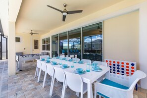 House, Multiple Beds (SR012V: 8 Bed, Pandora, Dinosaur Fun,) | Outdoor dining