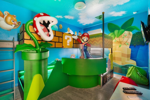 House, Multiple Beds (SR017V: 8 Bed, Nintendo, Harry Potter) | Children's area