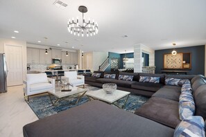 House, Multiple Beds (SR009V: 8 Bed, Moana, Harry Potter, P) | Living room