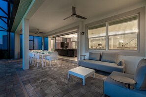 House, Multiple Beds (SR009V: 8 Bed, Moana, Harry Potter, P) | Living room
