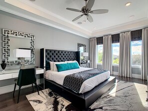 Room - W002: 6 Bed, Minions, Iron Man, 3rd Floor Suite (Kissimmee)