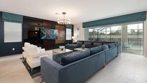 House, Multiple Beds (SR010V: 9 Bed, Dinosaurs, Minions, Po) | Living room