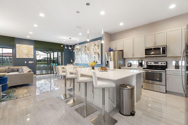 House, Multiple Beds (ST010V: 10 Bed, Spiderman, Fashionist) | Private kitchen | Microwave, oven, dishwasher, coffee/tea maker - St010v: 10 Bed, Spiderman, Fashionista (Davenport)