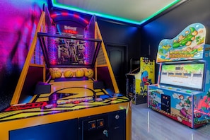 Ferienhaus, Mehrere Betten (ST012V: 10 Bed, Dinosaurs, Minions) | Spielezimmer