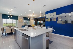 Private kitchen - St012v: 10 Bed, Dinosaurs, Minions (Davenport)