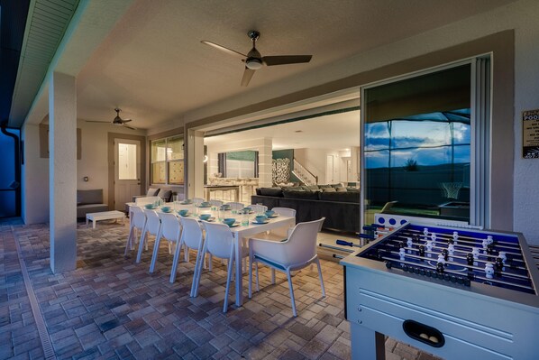 House, Multiple Beds (SR018V: 8 Bed, Pandora, Spongebob, Po) | Dining