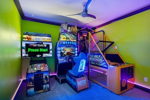 Casa, varias camas (SR018V: 8 Bed, Pandora, Spongebob, Po) | Sala de juegos