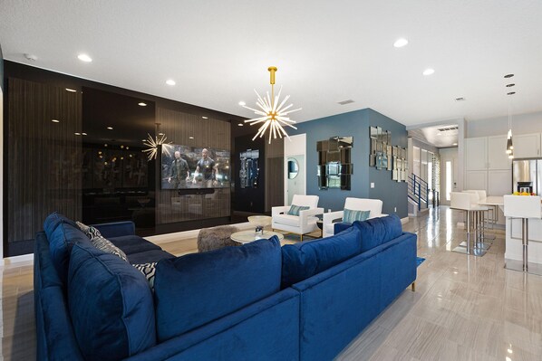 House, Multiple Beds (ST007V: 10 Bed, Princesses, Star Wars) | Living room