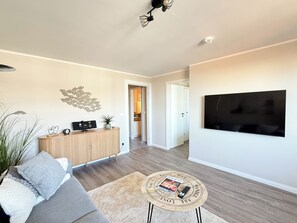 Fernseher, Stereoanlage