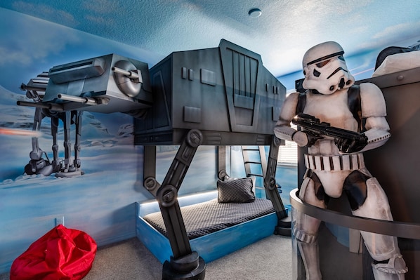 Hus - flera sängar (SR007V: 9 Bed, Star Wars, Toy Story, ) | Fitnesscenter