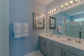 House, Multiple Beds (SR007V: 9 Bed, Star Wars, Toy Story, ) | Bathroom