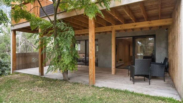 Unclassified image, 1 of 14, button - Chic Beach Studio - This chic two bedroom studio apartment nestled between the front and back beachs (RYE)