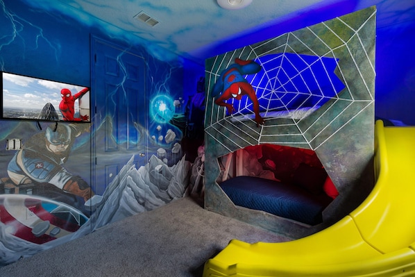 House, Multiple Beds (SR011V: 9 Bed, Toy Story, Marvel- Ave)